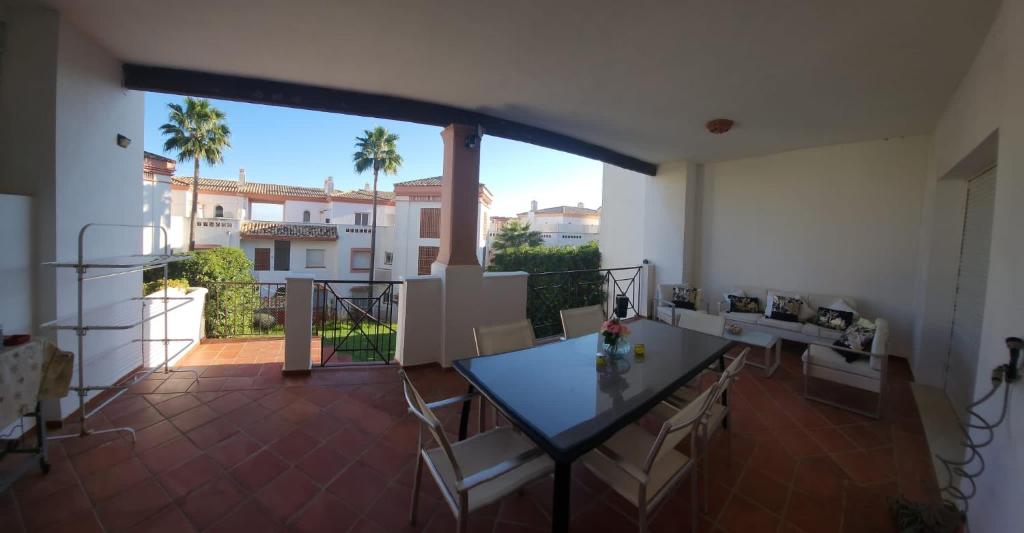 Balkon lub taras w obiekcie Apartamento familiar con JARDIN y TERRAZA Privada
