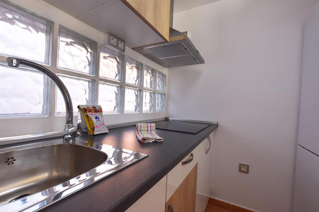 A kitchen or kitchenette at Book Jet - Costa Calma Sun & Pool
