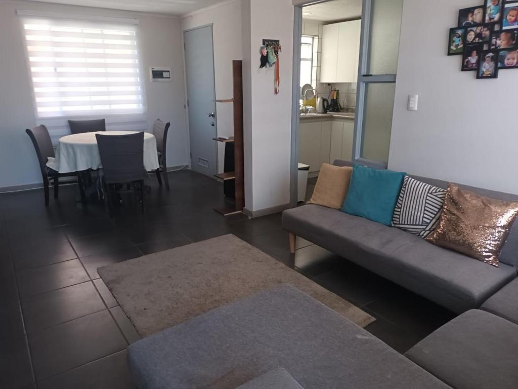 Posezení v ubytování Casa arriendo diario para 4 personas