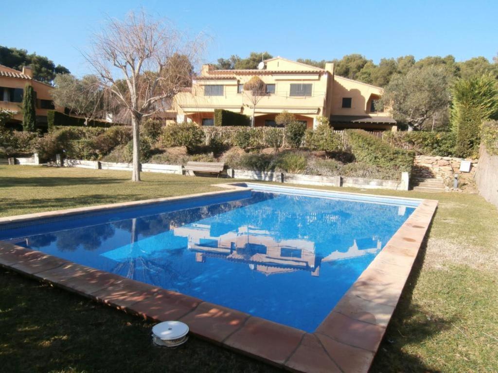 House - 5 Bedrooms with Pool young people group not allowed - 06165 - Housity