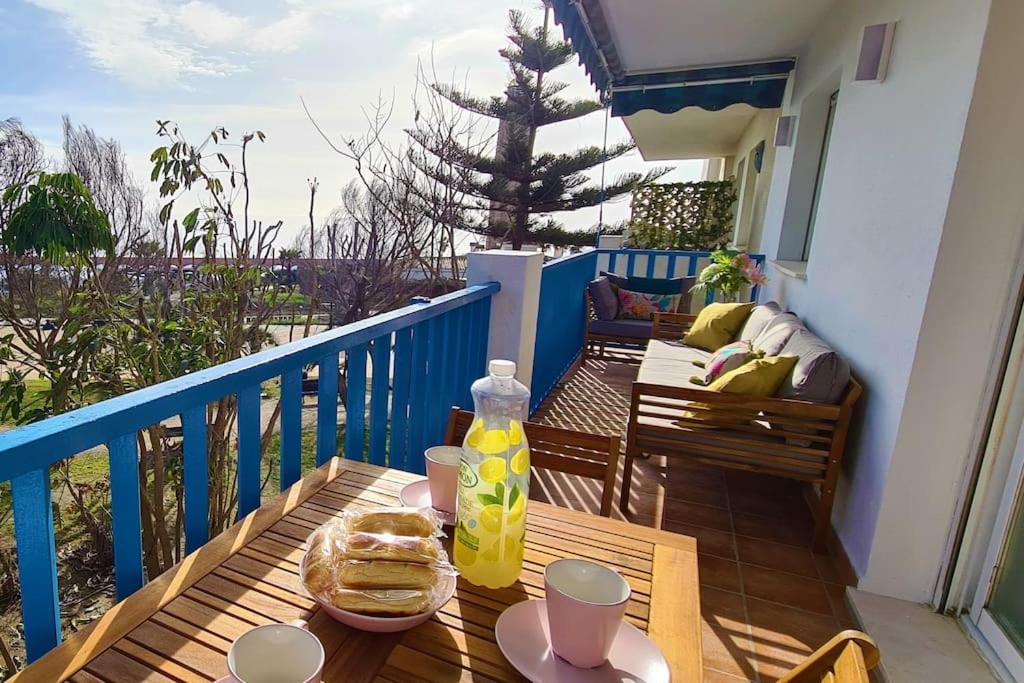 Balkón alebo terasa v ubytovaní COZY APARTMENT BETWEEN THE PORT AND THE BEACH LA RADA