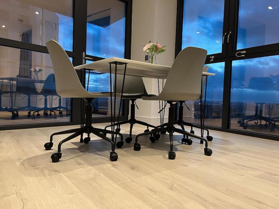 Luxury Celebrity Real Estate and Home Sales - Robb Report