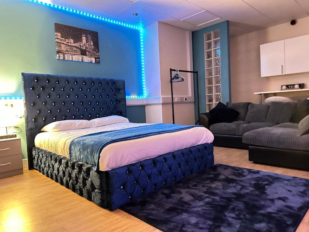 Luxury Serviced Studio Apartment King Size Bed, Birmingham, UK