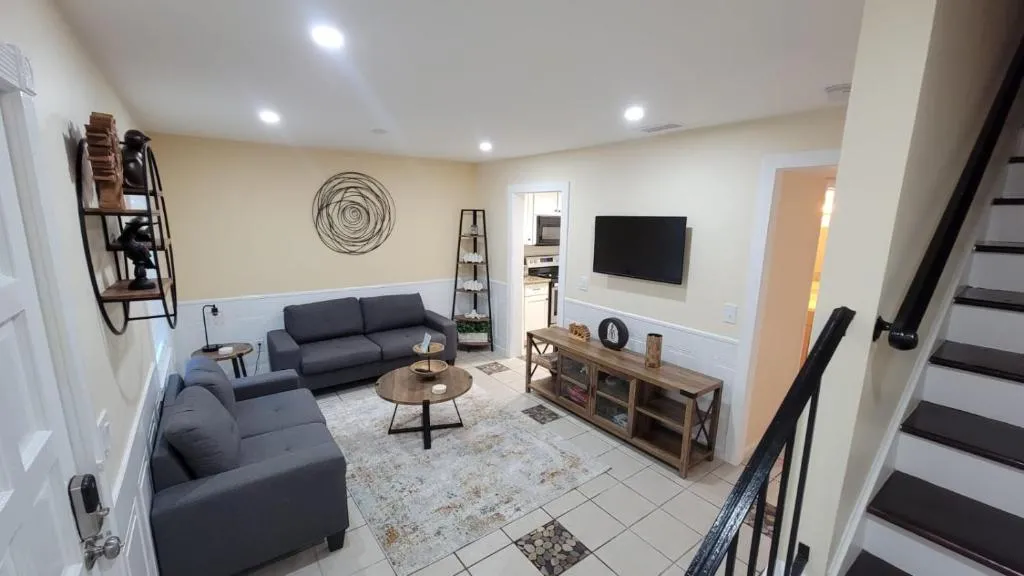 HHI Homes LLC
