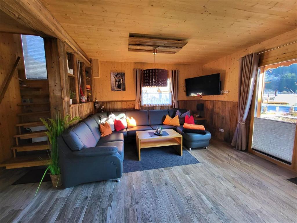 TV a/nebo společenská místnost v ubytování Kreischberg Chalet in Murau