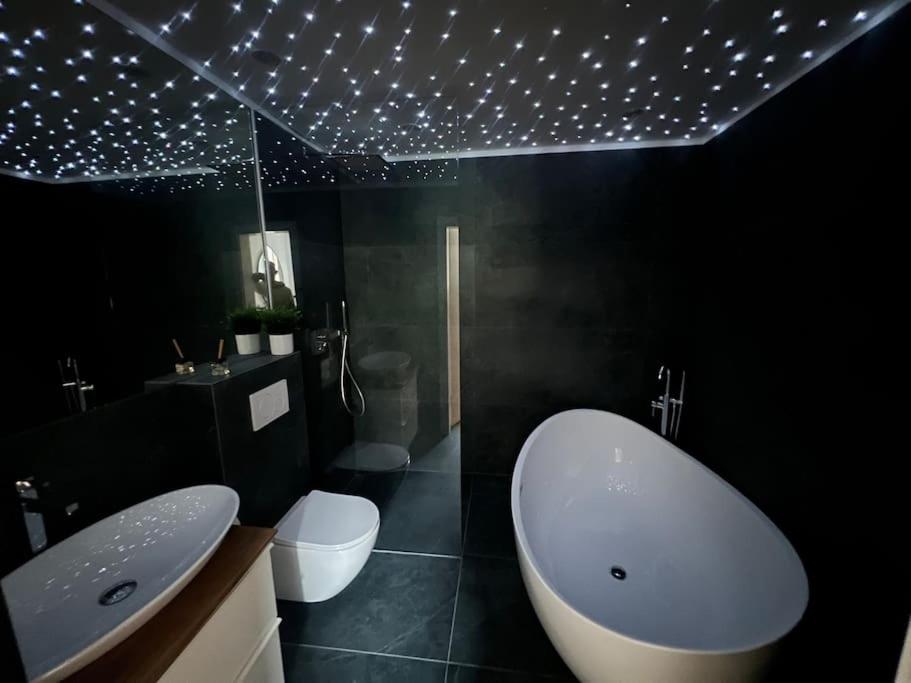 Tiny Wellness Apartment - Appartement D'Une Chambre