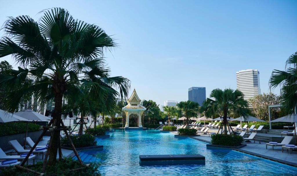 Bazén v ubytování Chatrium Grand Bangkok nebo v jeho okolí