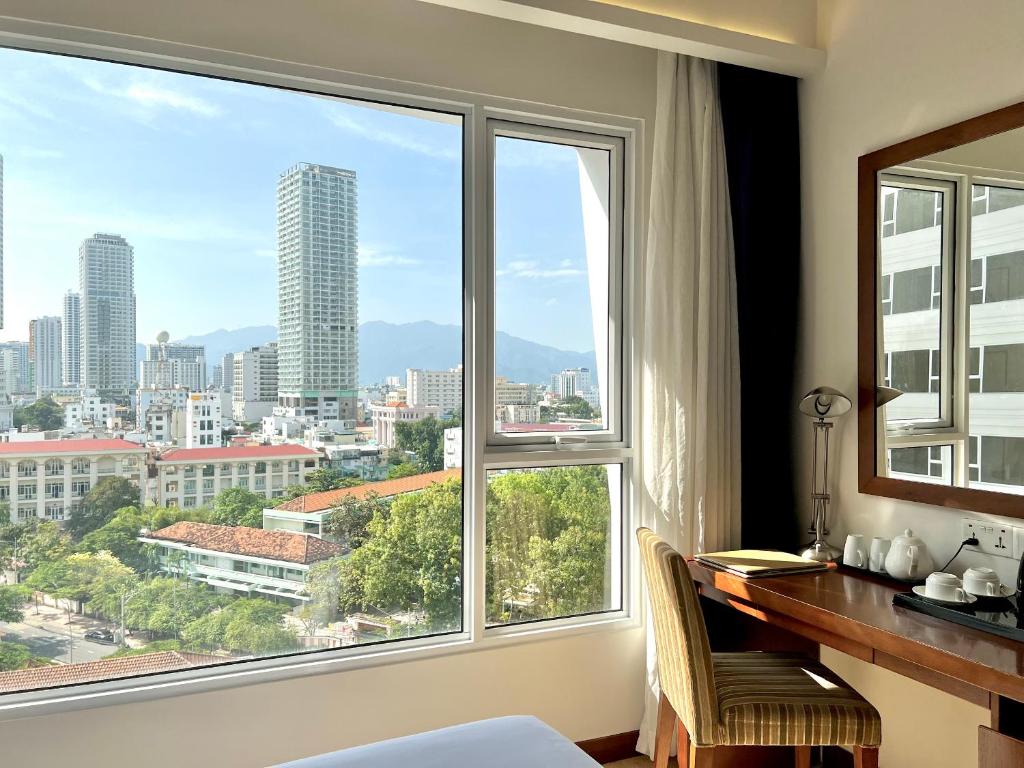 Phòng Gia Đình Deluxe Nhìn Ra Thành Phố