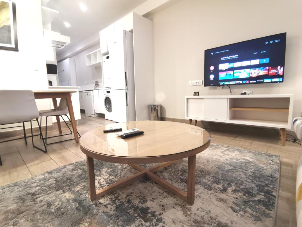 Regency Apartment Hotel Menlyn - バルコニー付きのアパート