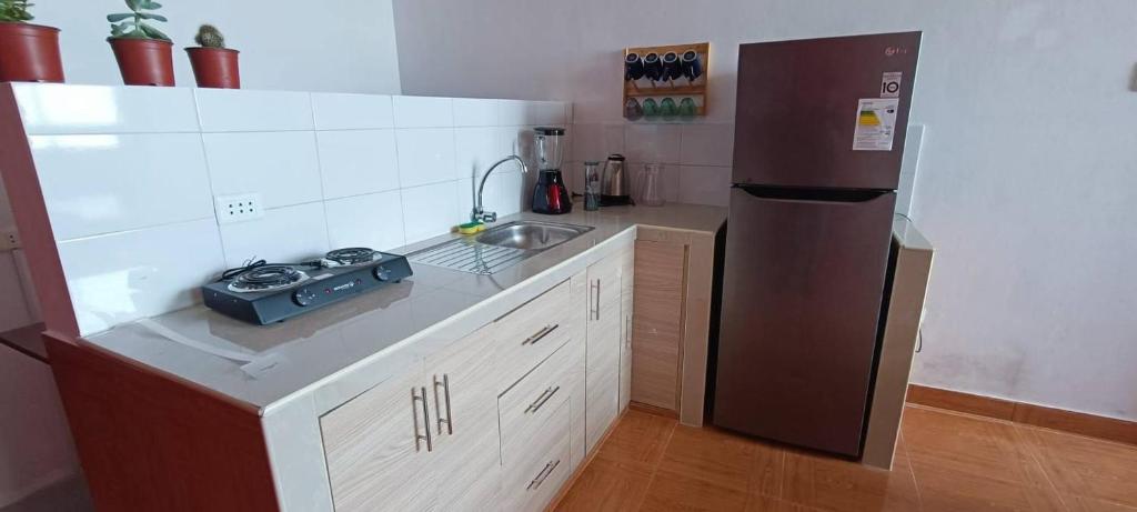Η κουζίνα ή μικρή κουζίνα στο centrally located apartment