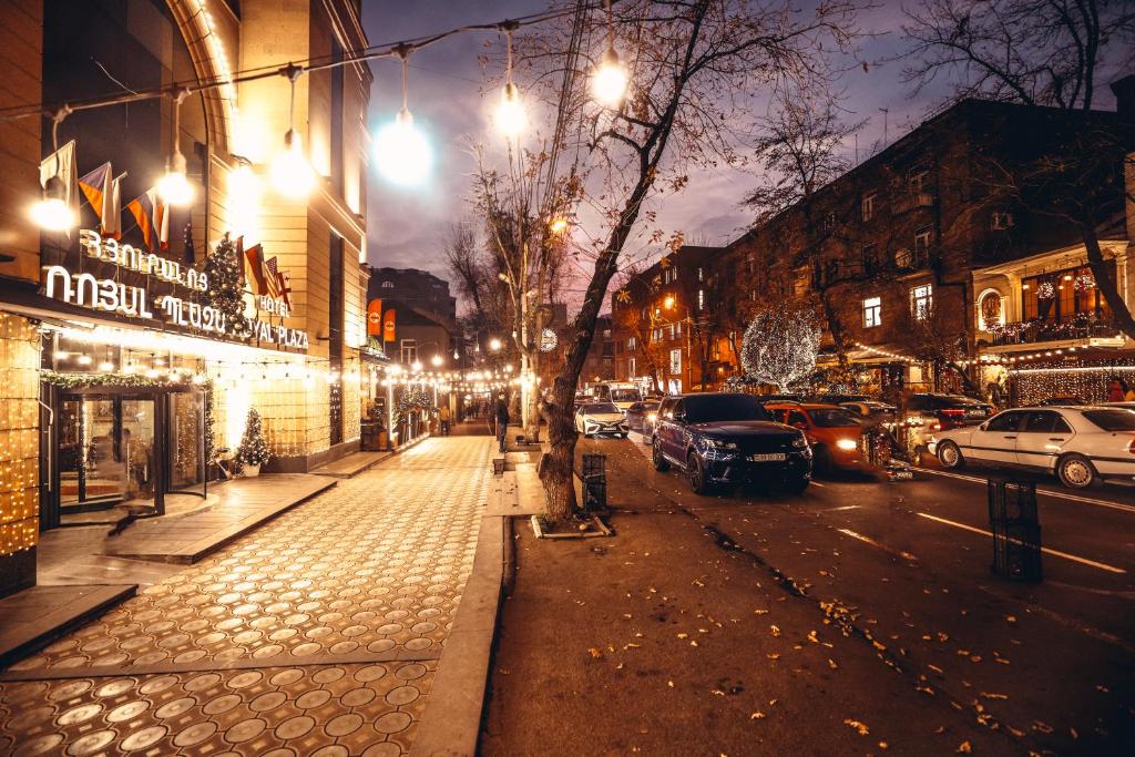 تصویر اتاق‌های Royal Plaza by Stellar Hotels, Yerevan - تصویر ۲