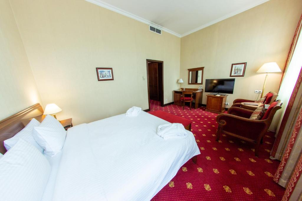 Grand Tien Shan Hotel - Superior Double Room