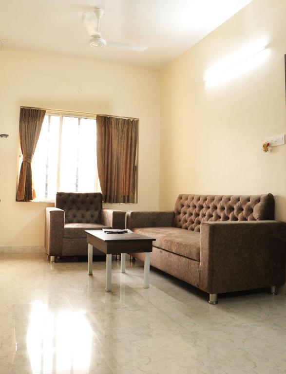 Radharani Apartment - Appartement Met Drie Slaapkamers