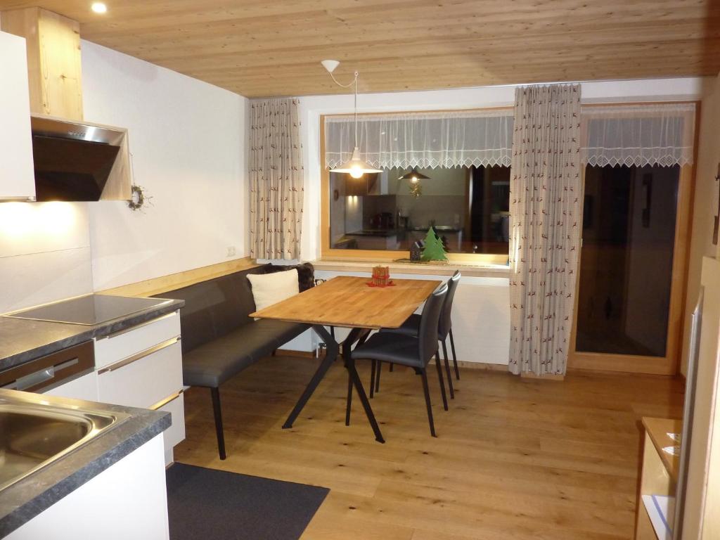 Kuchyň nebo kuchyňský kout v ubytování Haus Christopherus