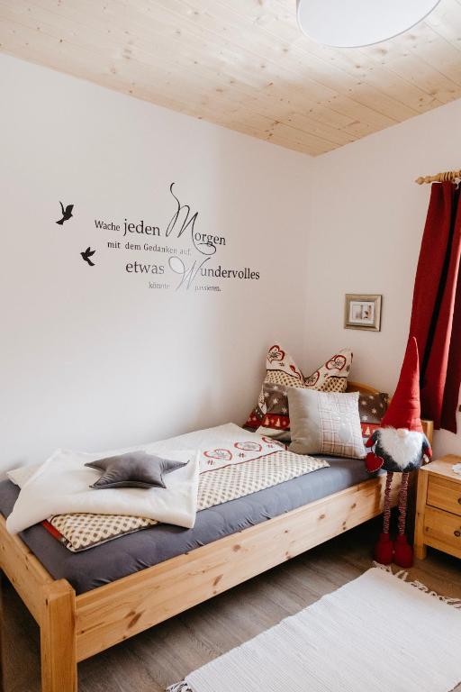 Letto o letti in una camera di Knusperhäuschen