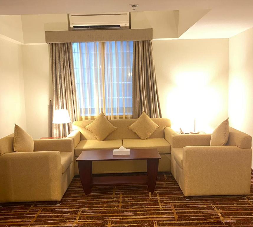 Al Diar Mina Hotel - Executive Suite