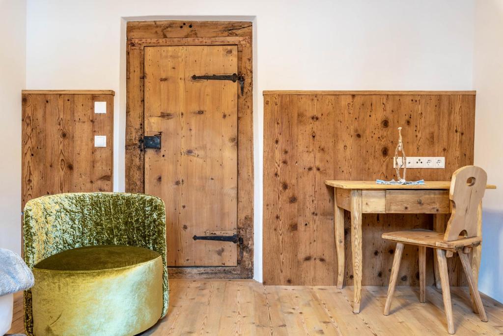 Posezení v ubytování Alpin Chalet Samer Apt Bauernstube