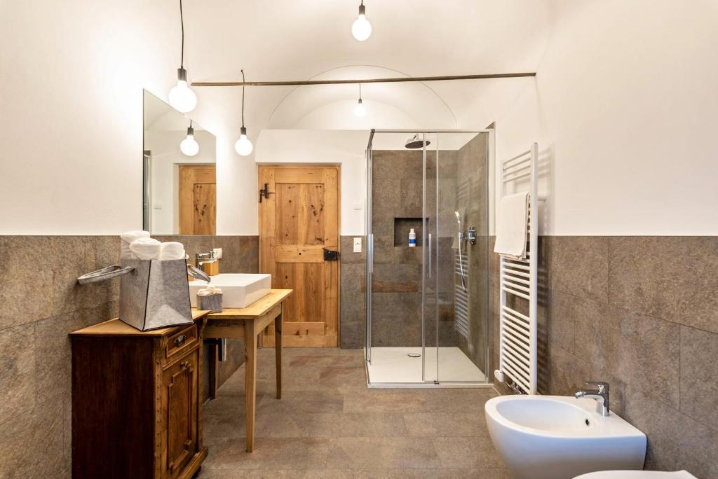 Koupelna v ubytování Alpin Chalet Samer Apt Bauernstube