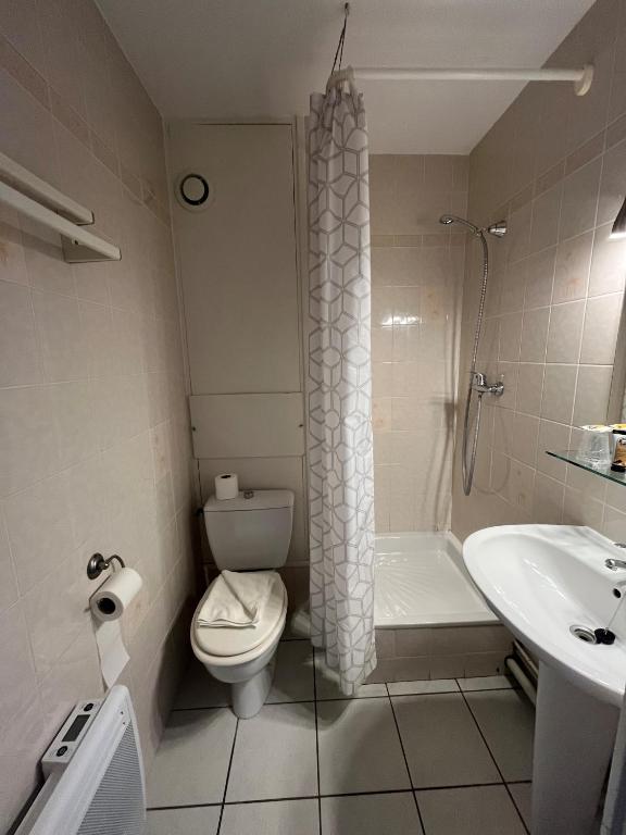 Hôtel Les Arcades - 13