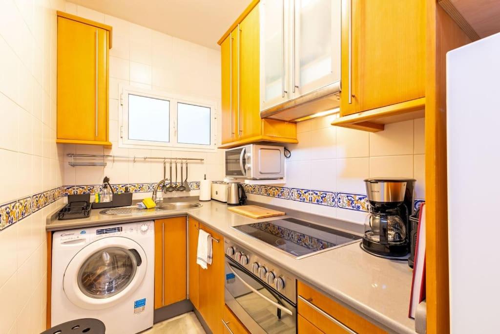 A kitchen or kitchenette at Mata Alameda Skyview by Valcambre