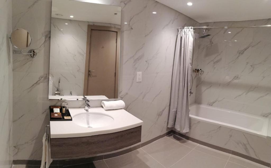 Koupelna v ubytování Gloria Hotel & Suites Doha