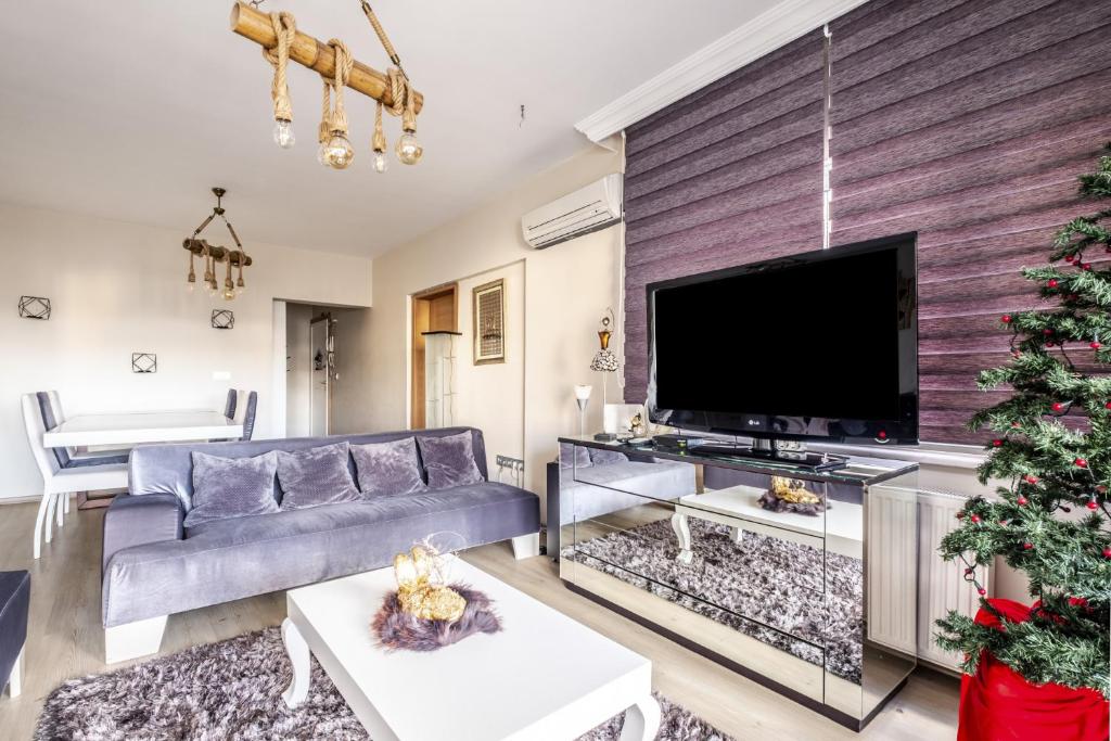 Vibrant Flat in Atasehir with Central Location - отзывы и видео