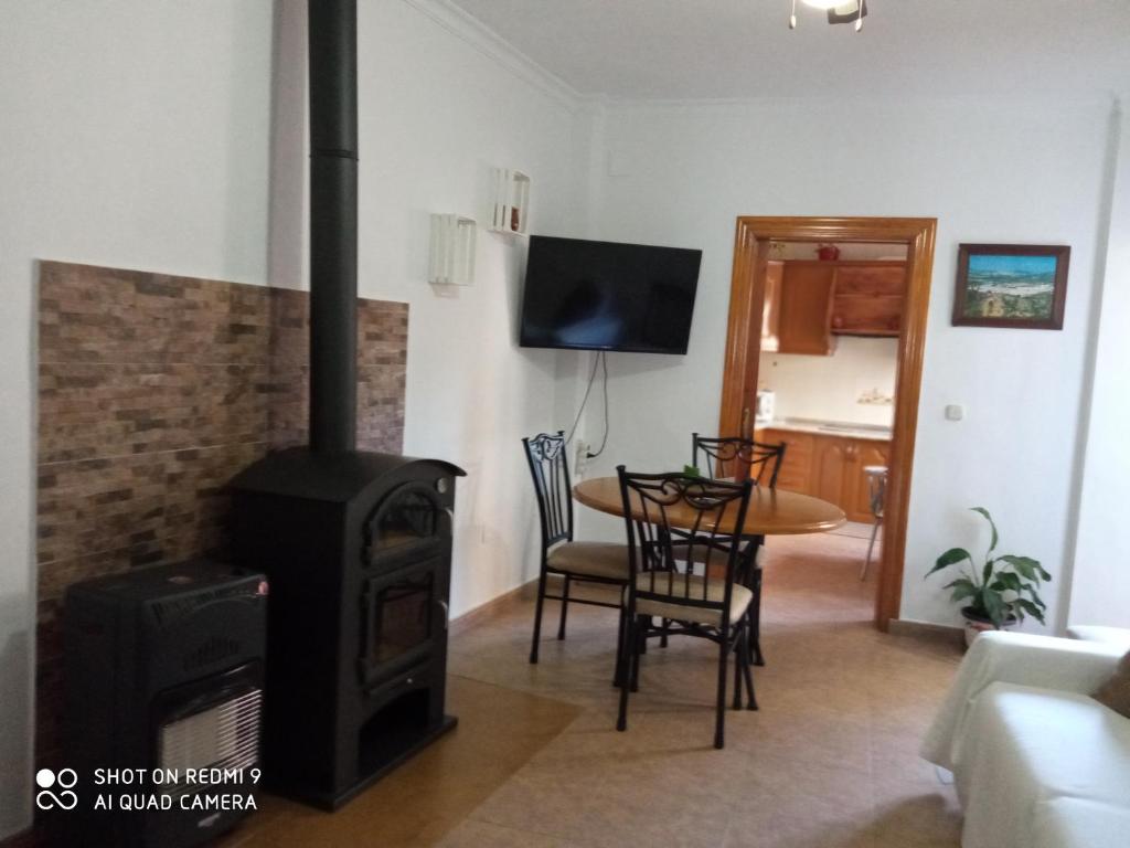 TV a/nebo společenská místnost v ubytování Apartamentos Virgen de Villaverde