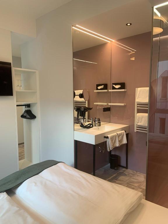 ART-INN Design Self-Check-in-Hotel - Resim 4