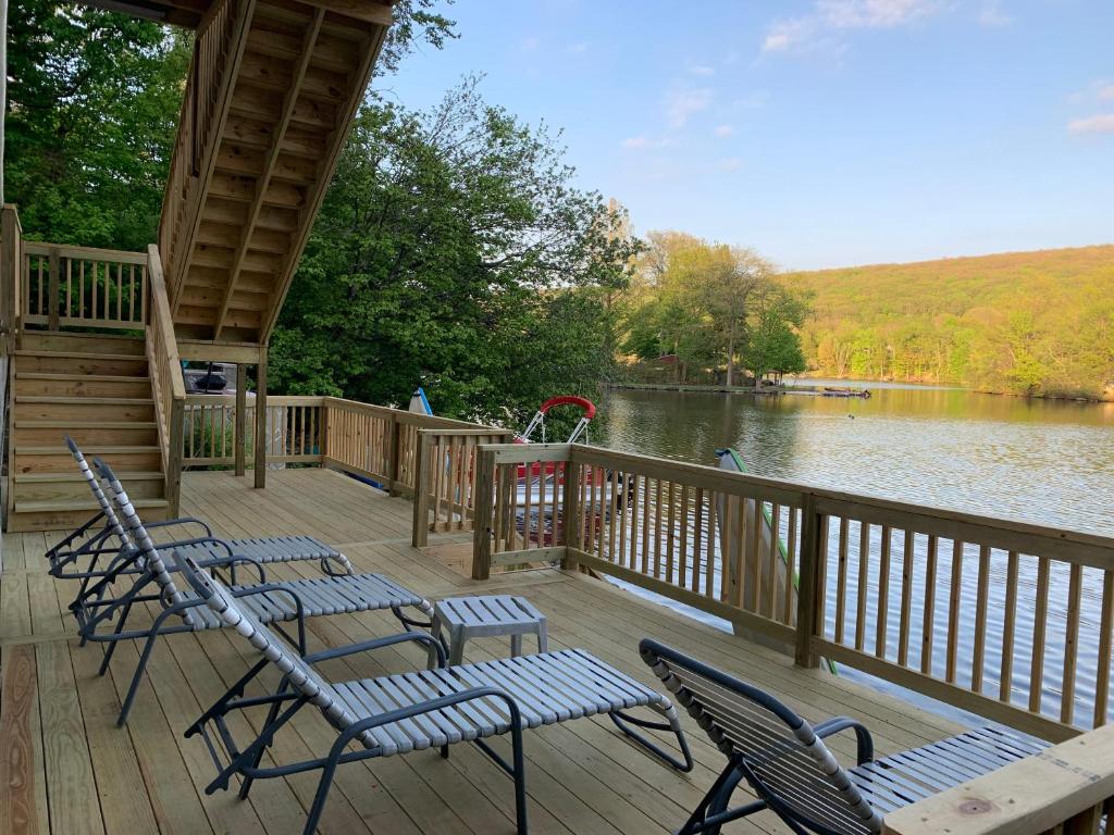 Large family house on the lake - Vakantiehuis