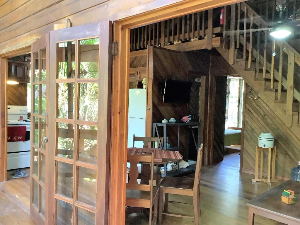 Mynd úr myndasafni af Tropical Treehouse - Sundancer 5A í Sandy Bay