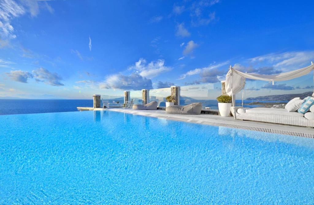 Bazén v ubytovaní Luxurious Villa in Mykonos with Pool alebo v jeho blízkosti