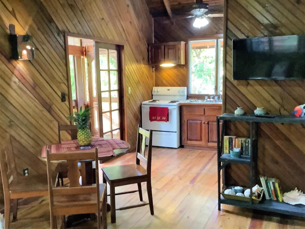 Mynd úr myndasafni af Tropical Treehouse - Sundancer 5A í Sandy Bay