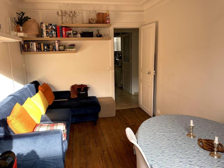 Zdjęcie z galerii obiektu Appartement familial douillet chez Anja & Charles w Paryżu