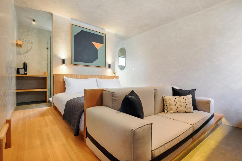 ChiCo - King Suite With Balcony