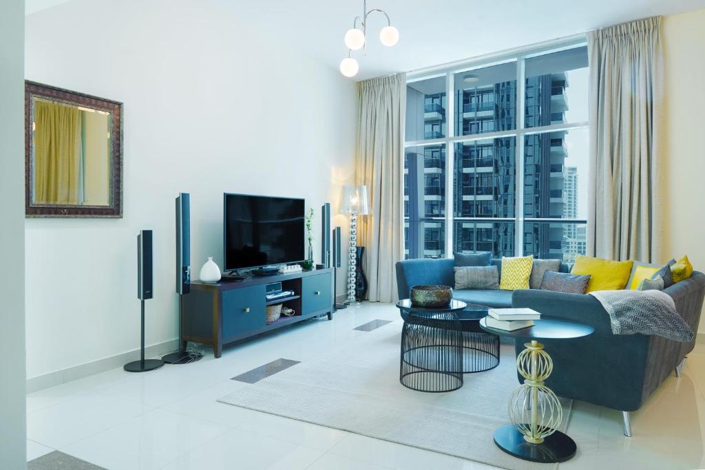 Maison Privee – Beautiful Chic Apt w Full Marina Views Next to the Beach