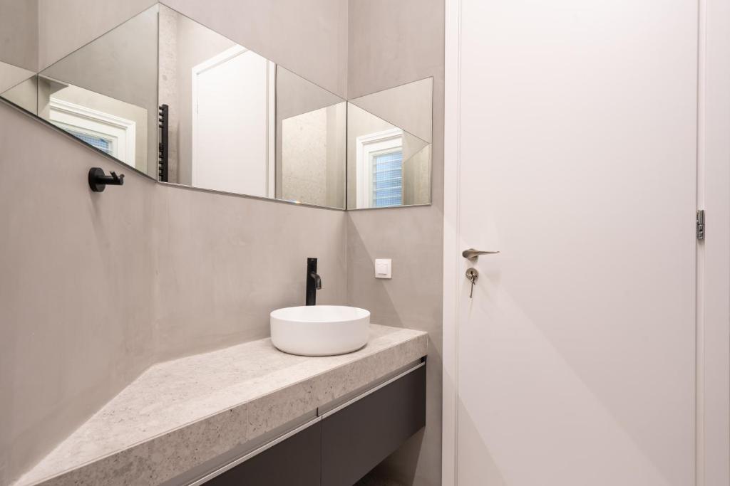Kúpeľňa v ubytovaní Upscale Athens Luxury Penthouse