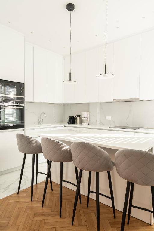 Kuchyňa alebo kuchynka v ubytovaní Upscale Athens Luxury Penthouse