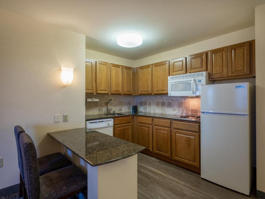 Staybridge Suites Milwaukee Airport South by IHG - Suite Queen Con 1 Camera Da Letto