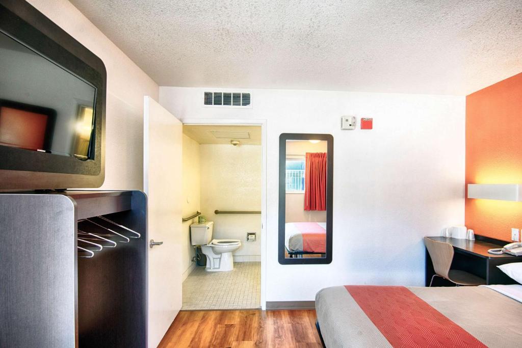 Motel 6-Mammoth Lakes, CA - Double Room - Acceso A La Discapacidad - No Fumar