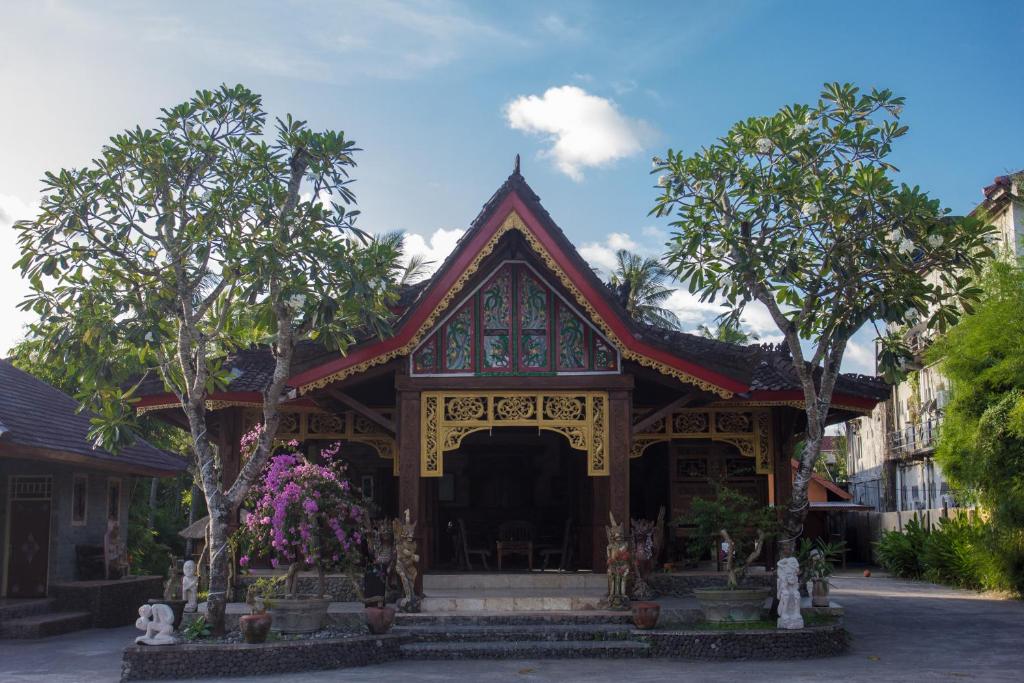 Zahrada ubytování Matahari Inn Kuta Lombok
