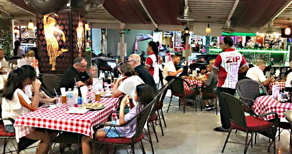 ZIP Hotel & Restaurant - Resim 31