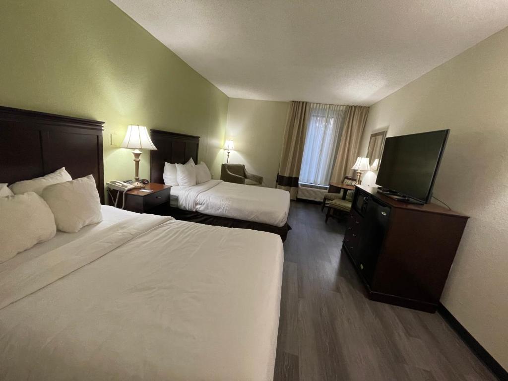 Comfort Inn Pinehurst - Southern Pines - Queen Room With Two Queen Beds - Non Smoking