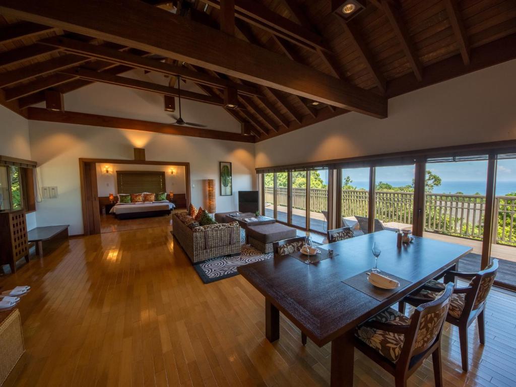 Posezení v ubytování Sankara Hotel & Spa Yakushima