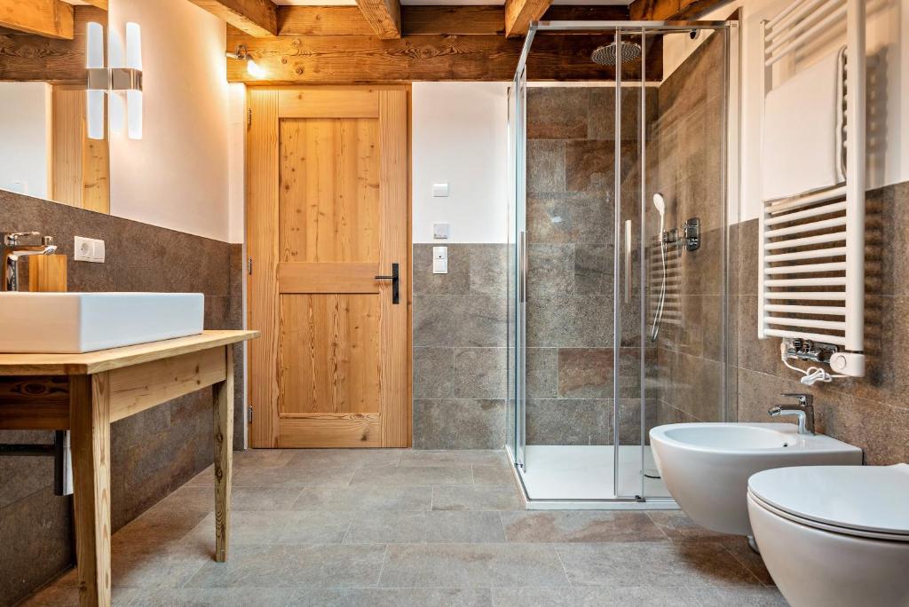 Koupelna v ubytování Alpin Chalet Samer