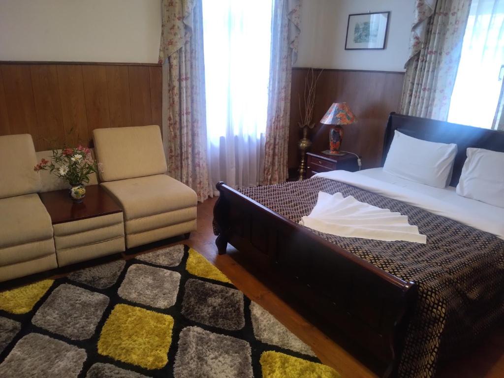 Postel nebo postele na pokoji v ubytování The Trevene Hotel