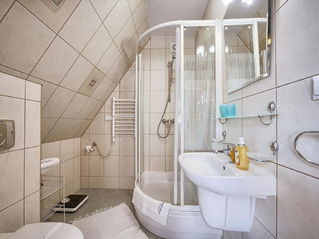 Kúpeľňa v ubytovaní Apart4Sleepers Apartament Dwupoziomowy Pardałówka