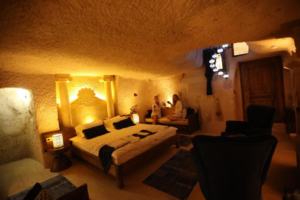 Mak's Cave House - 18