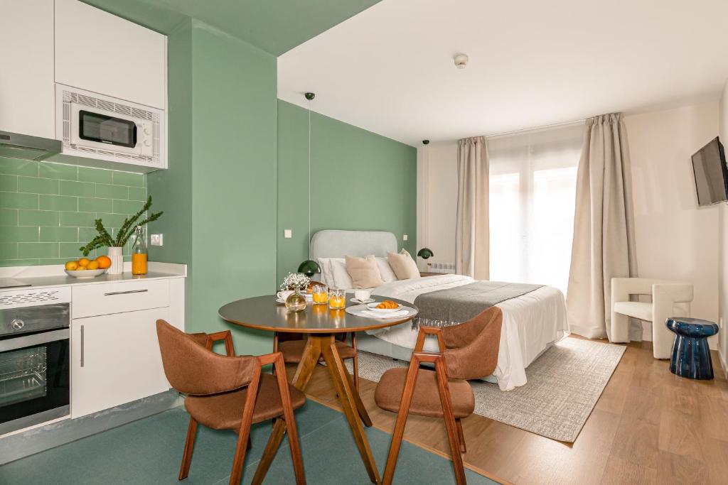 Home Art Apartments Salamanca - Studio Apartment