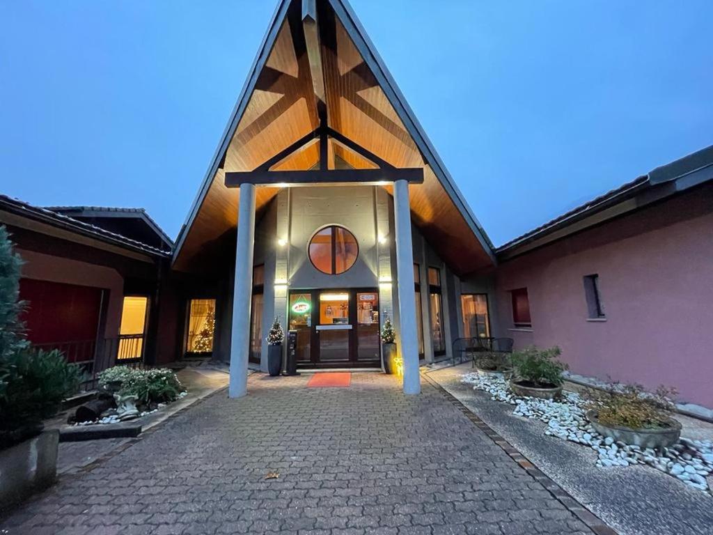 Budova, kde se hotel nachází