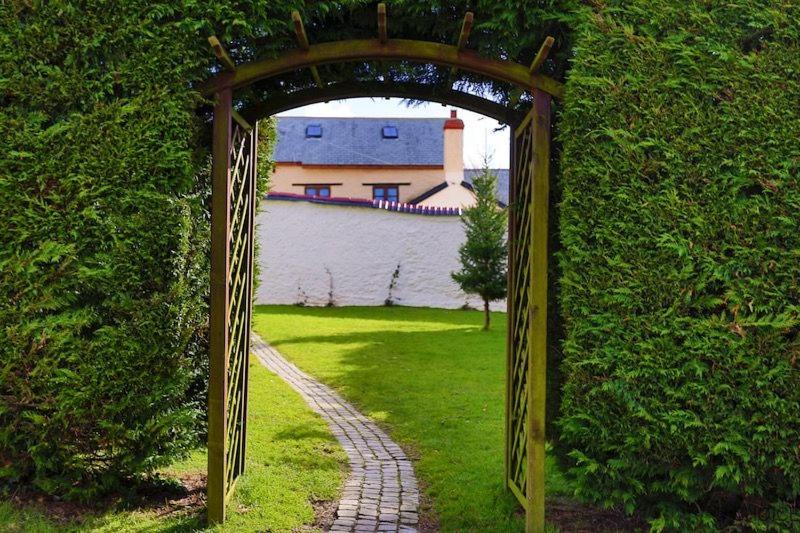 Zahrada ubytování SAUNTON SANFIELD GRANGE 10 Bedrooms